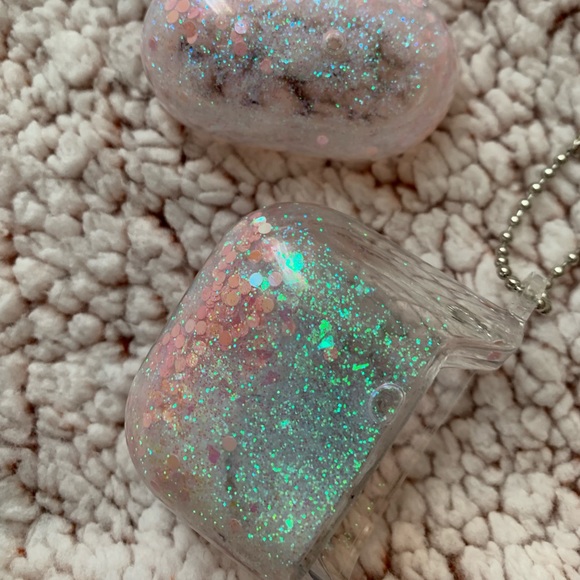 Bt21 Cooky liquid glitter hard case Airpods Gen 1/Gen 2 - Picture 5 of 11